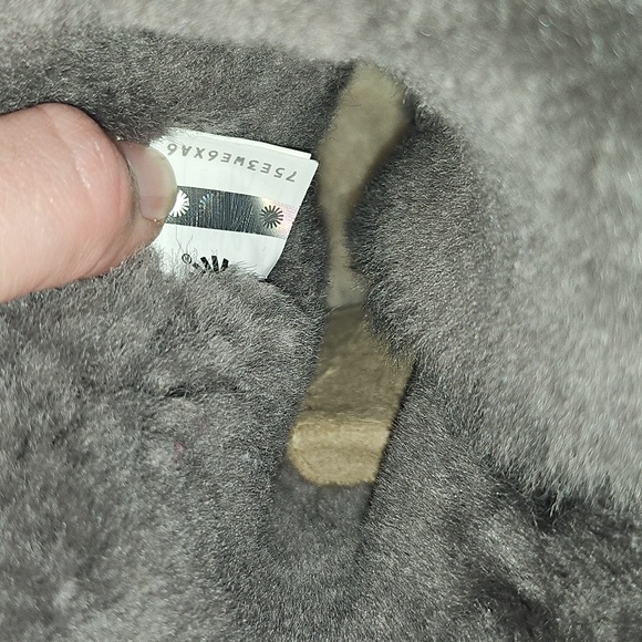 UGG Women's Bailey Button Boots - Picture 9 of 13